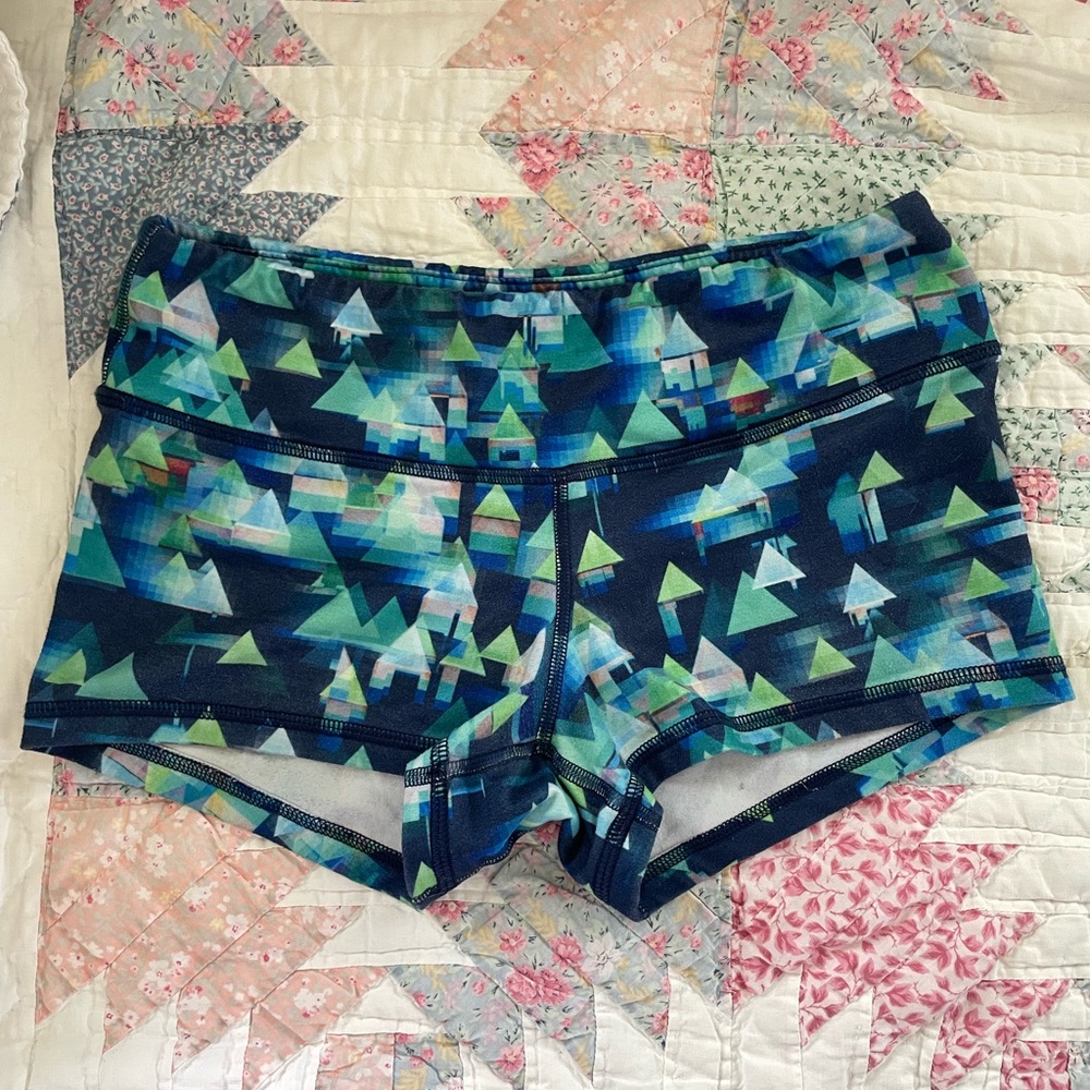 Geometric Patterned Women's Shorts
